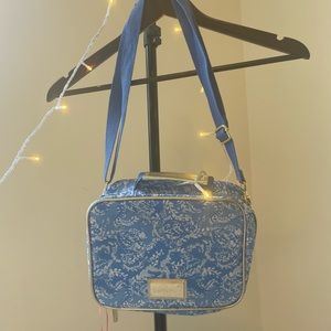 Lily Pulitzer Brand New Blue And White Gold Accented Paisley Lunch Box